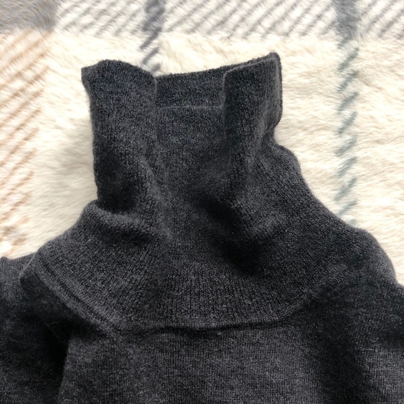 Dark grey wool turtleneck - Picture 4 of 4